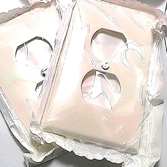 Wall Plate Plastic Flame Retardant Plastic Recepticle OutletCovers White… - Picture 4 of 5